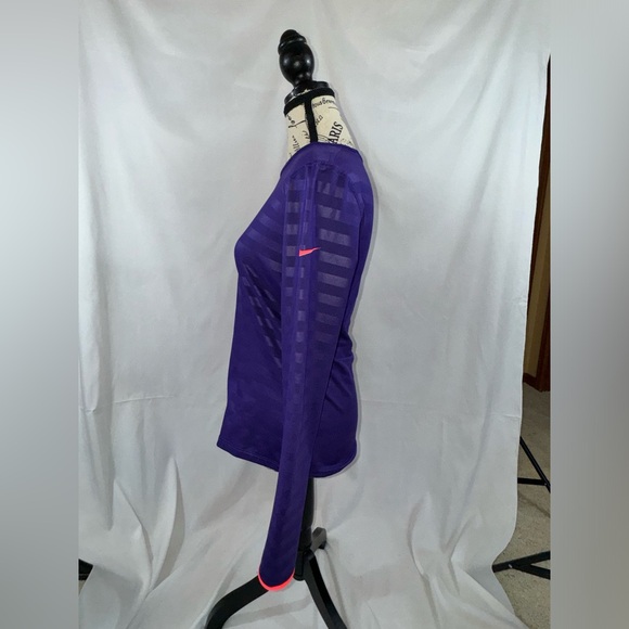 EUC: Nike Purple Athletic Crewneck Long Sleeve Top - Picture 2 of 7